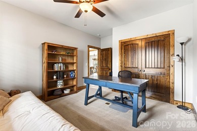 Welcome to this gorgeous home where exceptional craftsmanship - photo 35