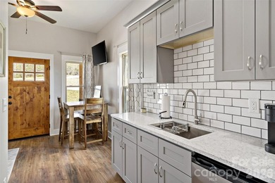 Welcome to this gorgeous home where exceptional craftsmanship - photo 36