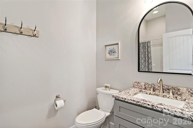 Welcome to this gorgeous home where exceptional craftsmanship - photo 38
