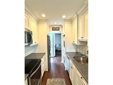Lovingly maintained 2bd 1 1/2 bath unit located in the desirable - photo 12