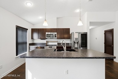 If privacy, storage, and an unbeatable location top your list - photo 4