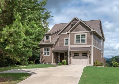 (private lake, pond, coastal) Home For Sale in Hayesville North Carolina