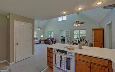 Nestled along the shores of Lake Hartwell, this charming cottage - photo 16