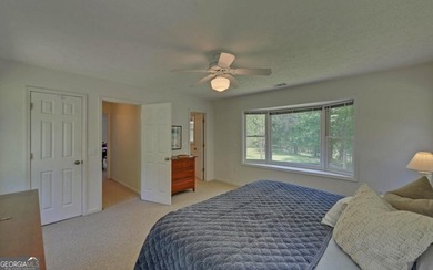 Nestled along the shores of Lake Hartwell, this charming cottage - photo 27