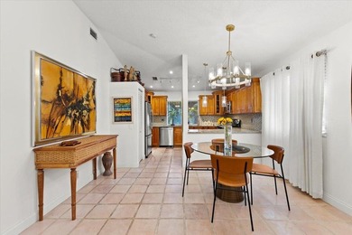Behind the gates of Boca Pointe, this 3BR/3BA corner townhome - photo 10