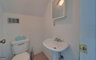 Nestled along the shores of Lake Hartwell, this charming cottage - photo 37