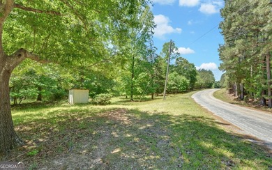 Nestled along the shores of Lake Hartwell, this charming cottage - photo 44