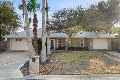 Welcome to your dream waterfront oasis! This stunning 3-bedroom - photo 1