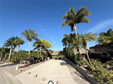 Exquisite lakefront lot backing onto the largest natural lake in - photo 4