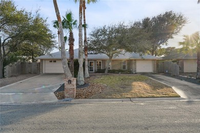 Welcome to your dream waterfront oasis! This stunning 3-bedroom - photo 6