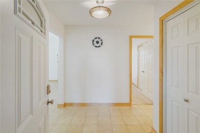 Welcome to your dream waterfront oasis! This stunning 3-bedroom - photo 9