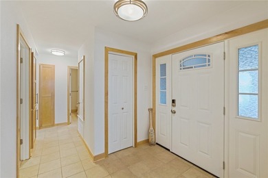 Welcome to your dream waterfront oasis! This stunning 3-bedroom - photo 10