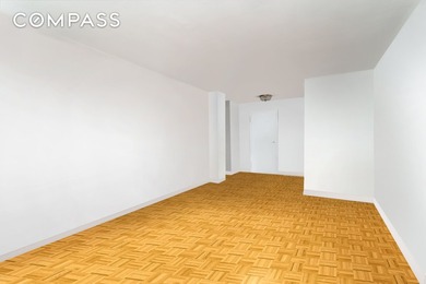 Looking for one bedroom with low maintenance and great light? - photo 4