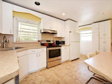 Welcome To 118 Park Lane In Massapequa, A Three-Bedroom - photo 13