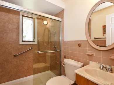 Welcome To 118 Park Lane In Massapequa, A Three-Bedroom - photo 17