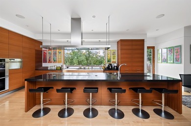 A true architectural masterpiece, this nearly 10,000-sq-ft - photo 18