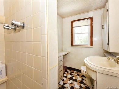 Welcome To 118 Park Lane In Massapequa, A Three-Bedroom - photo 22