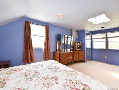 Welcome To 118 Park Lane In Massapequa, A Three-Bedroom - photo 23