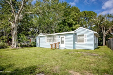 Money - Maker! Three-bedroom, two-bath fully furnished home in - photo 4