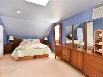 Welcome To 118 Park Lane In Massapequa, A Three-Bedroom - photo 24