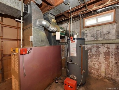Welcome To 118 Park Lane In Massapequa, A Three-Bedroom - photo 25