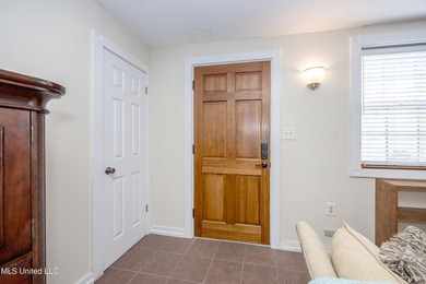 Money - Maker! Three-bedroom, two-bath fully furnished home in - photo 7