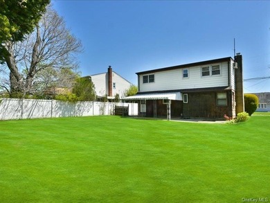 Welcome To 118 Park Lane In Massapequa, A Three-Bedroom - photo 28