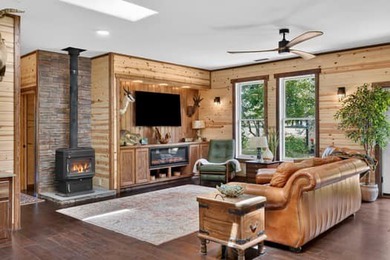 Beyond the pace of everyday life, where towering hardwoods - photo 4