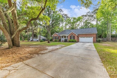 Welcome to your private retreat in Oak Point! Situated on a - photo 3