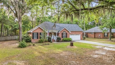 Welcome to your private retreat in Oak Point! Situated on a - photo 6