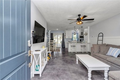 Charming Waterfront Retreat in Yankeetown, FL Welcome to your - photo 2