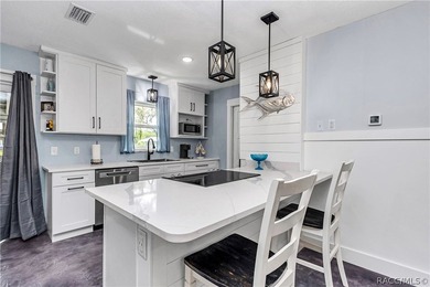 Charming Waterfront Retreat in Yankeetown, FL Welcome to your - photo 5