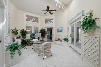 One level living on the Island in Holiday Island at it's best - photo 3