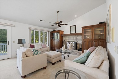 One level living on the Island in Holiday Island at it's best - photo 5