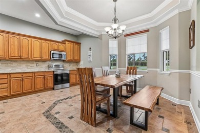 Stunning Golf Course and Lake Views in the Exclusive Deer Island - photo 7