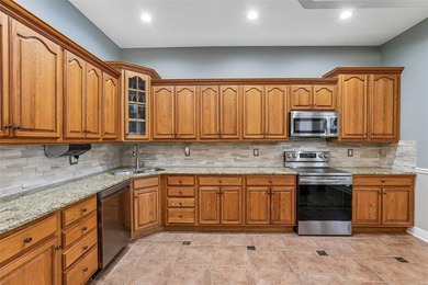 Stunning Golf Course and Lake Views in the Exclusive Deer Island - photo 8