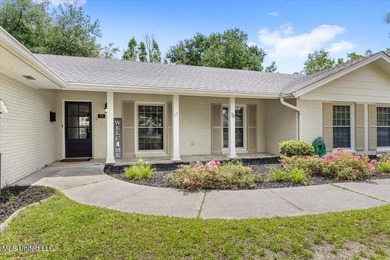 Welcome to this spacious and beautifully appointed 4-bedroom - photo 3