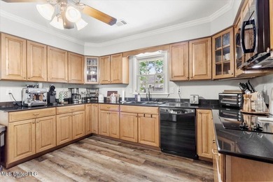 Welcome to this spacious and beautifully appointed 4-bedroom - photo 10