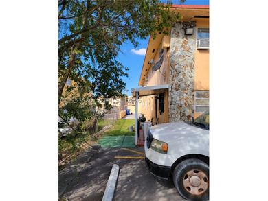Opportunity in Prime Little Havana! Discover this hidden gem - photo 3