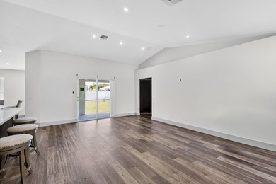 Beautifully updated home in desirable SE Cape Coral w/NO HOA! - photo 12