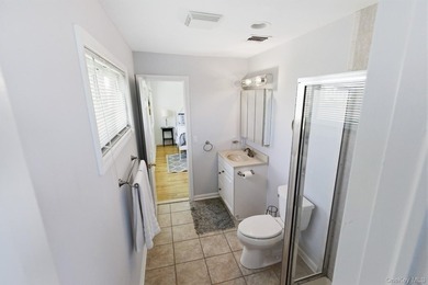Escape to 818 Dune Road, a stunning bayfront retreat offering 70 - photo 20