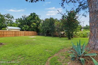 Beach Cottage Charm! Don't miss this adorable, move-in-ready - photo 22