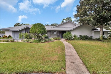 Location! Location! Location for this 2 bedroom 2 bath Oakleaf - photo 1