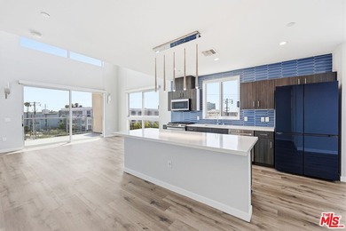 Penthouse Living Elevated. Discover a rare 1,930 sq. ft - photo 3