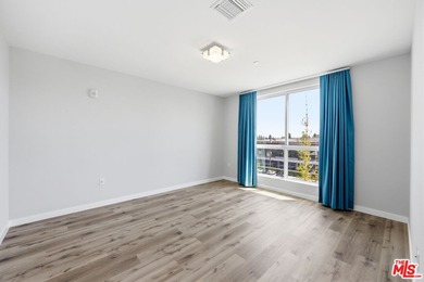 Penthouse Living Elevated. Discover a rare 1,930 sq. ft - photo 9