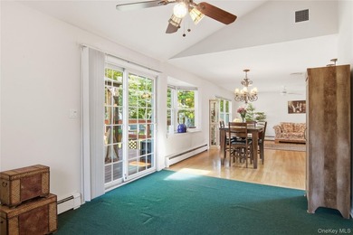 Lovely Ranch featuring large Primary Bedroom with Bath - photo 12
