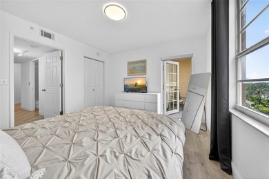 Beautifully Remodeled Corner Unit - Close to Las Olas The - photo 16