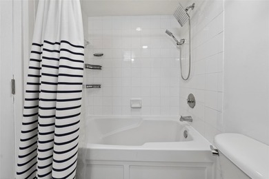 Beautifully Remodeled Corner Unit - Close to Las Olas The - photo 21