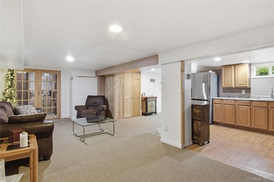 Lovely Ranch featuring large Primary Bedroom with Bath - photo 30