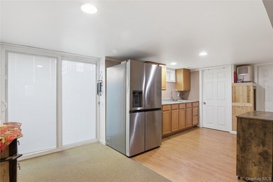 Lovely Ranch featuring large Primary Bedroom with Bath - photo 31